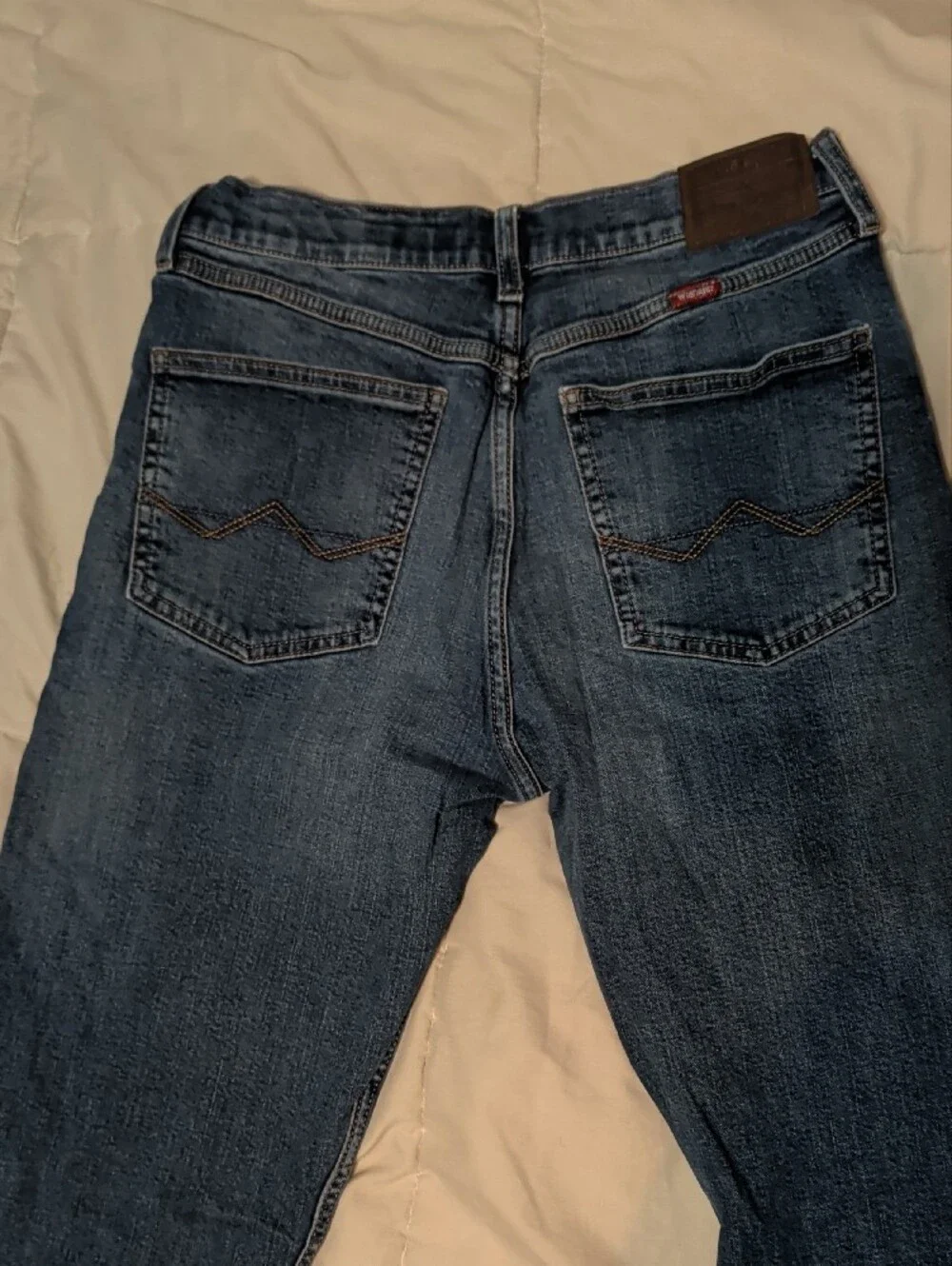 Wrangler Men's Straight Leg Jeans in Dark Blue Wash